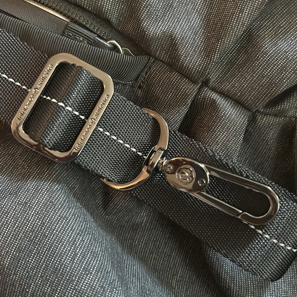 Lululemon Go-Go-Go Tote - Picture 5 of 16